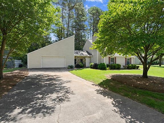 4th image of 2272 Macby Dr