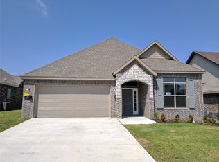 4402 SW Eggersway Pl, Bentonville, AR 72712