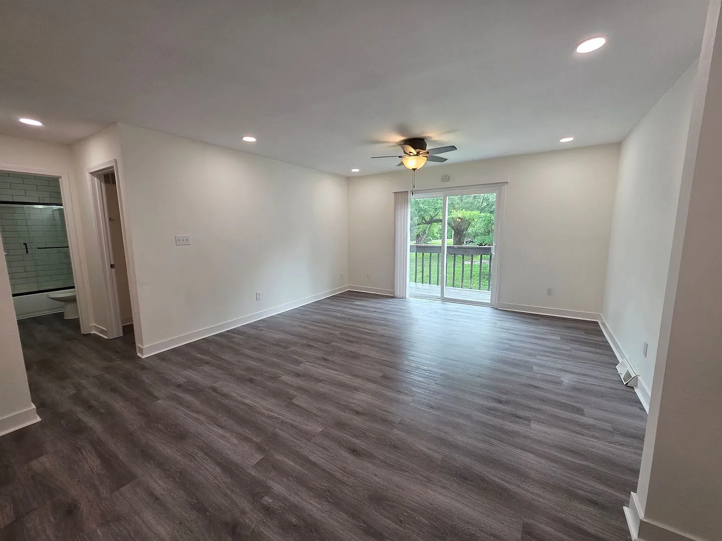 Split-Level 3 Bedroom Duplex with Garage — Photo 2