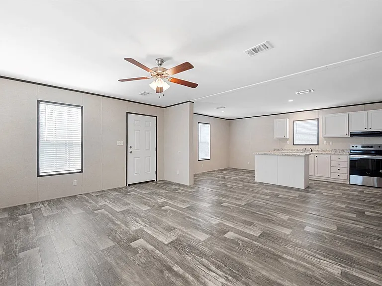 305 W Buell Dr #50A — Photo 2