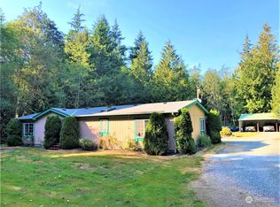 411 Thumper Ln, Camano Island, WA 98282
