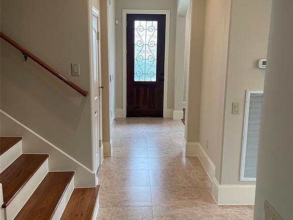 4th image of 3110 Fairdale Oaks