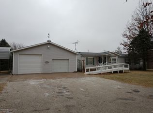 10058 N Holland Rd, Edmore, MI 48829