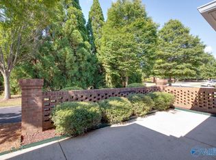 2 Valley Way Cir SE #2, Huntsville, AL 35802
