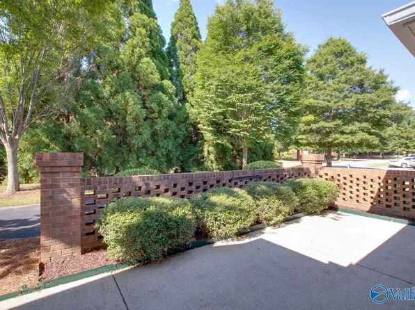 2 Valley Way Cir SE #2, Huntsville, AL 35802