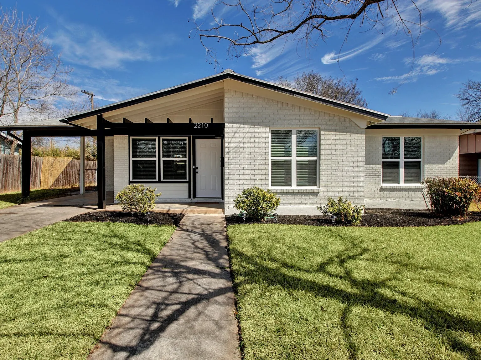 3 bed, $4,250 — Photo 1