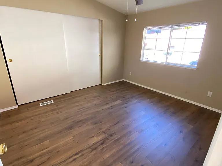 23 McCormick Rd — Photo 2