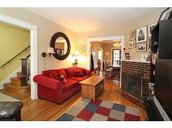 4102 13th Pl NE photo 1