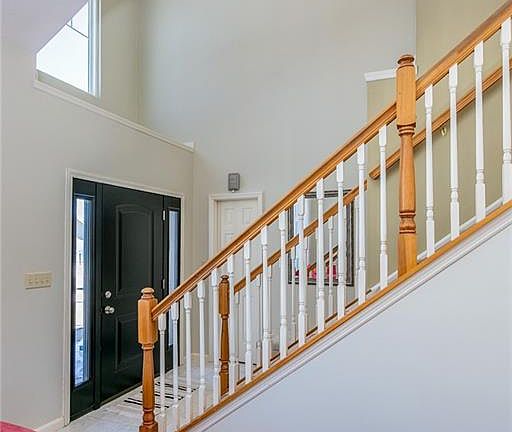 3rd image of 2389 Ferndown Dr