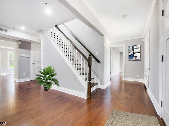 3rd image of 18 Birchwood Ave