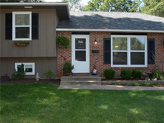 1st image of 9924 Flora Ave