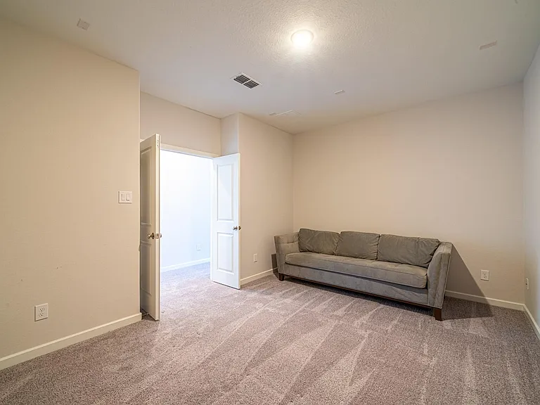 4706 Llano Loop — Photo 32