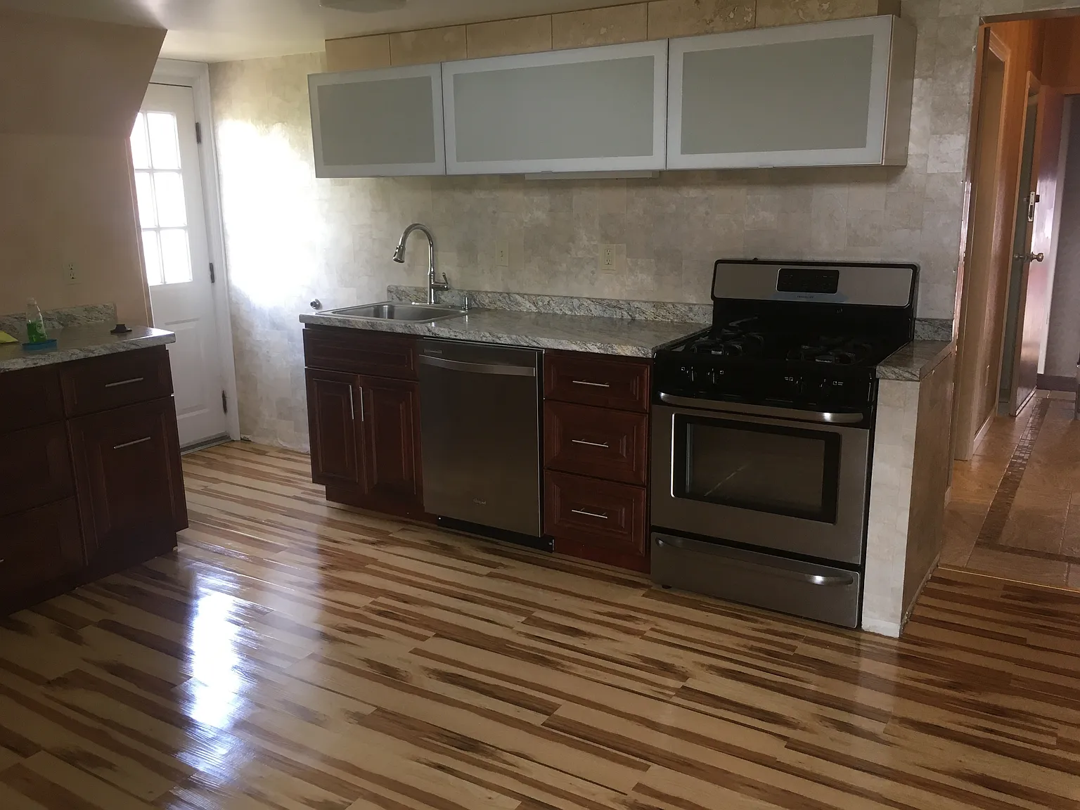 2 bed, 1200 sqft, $1,995 — Photo 3