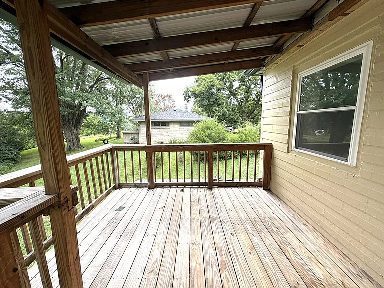 829 Capitol Blvd — Photo 2