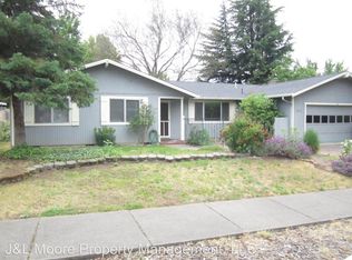 1515 Papago Dr, Medford, OR