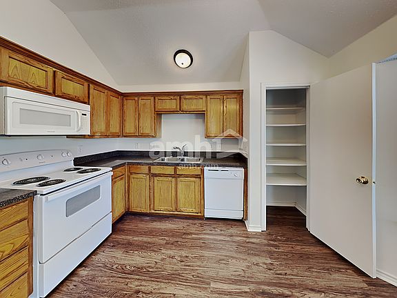 3rd image of 319 Leisure Ln