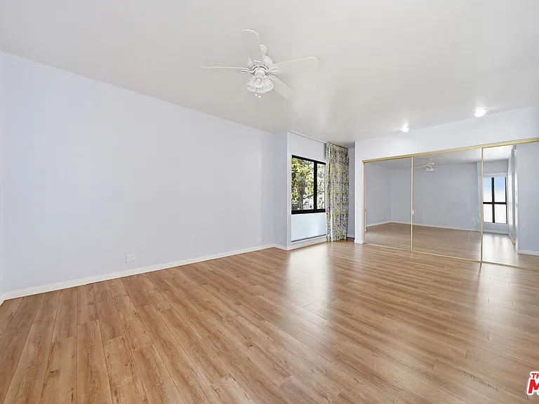 141 S Linden Dr #206 — Photo 24