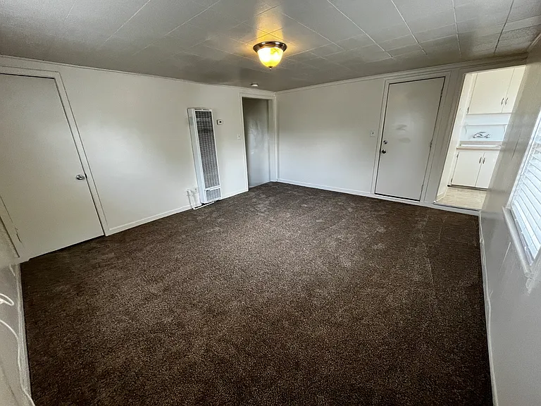 840 E 1st Ave #3 — Photo 3