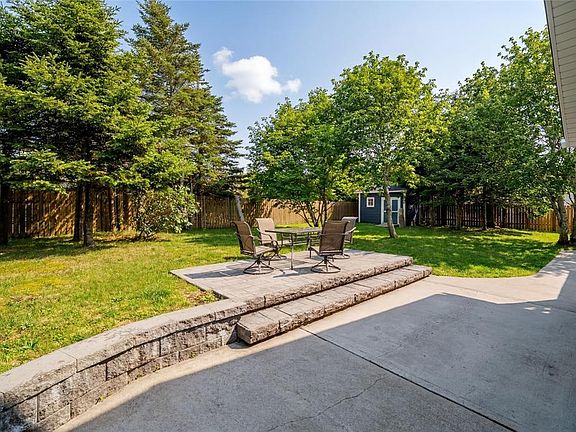 5th image of 5 Roblin Place