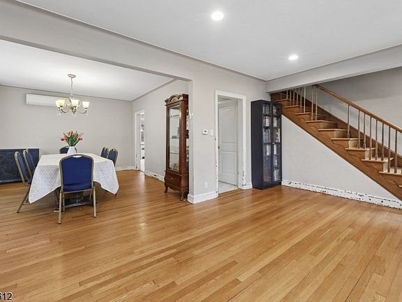2nd image of 115 Lafayette Ave