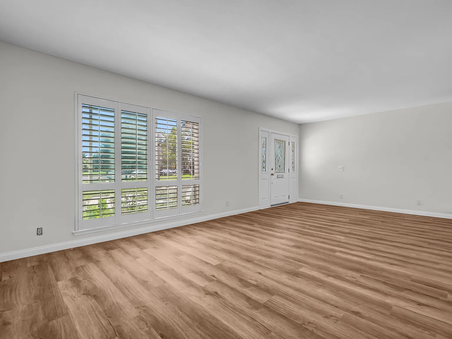 3 bed, 2.5 bath, 1587 sqft, $3,800 — Photo 3