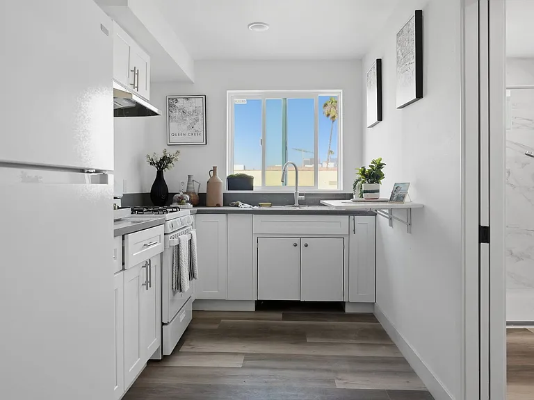 2837 San Marino St #103 — Photo 13