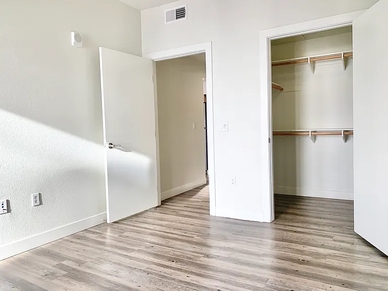 Urbana East Village Rental Flats — Photo 46