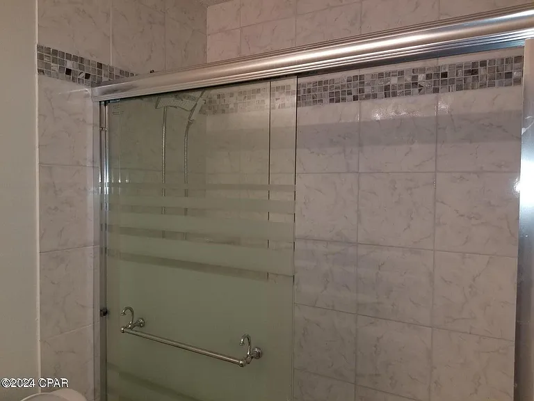 202 Castile Cir — Photo 14