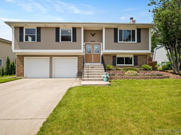 1035 Warwick Cir N, Hoffman Estates, IL 60169