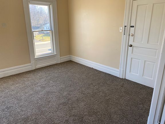 3rd image of 1937 W Prospect Rd #2