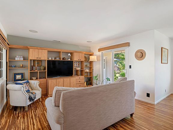 4th image of 36 Tinker Way