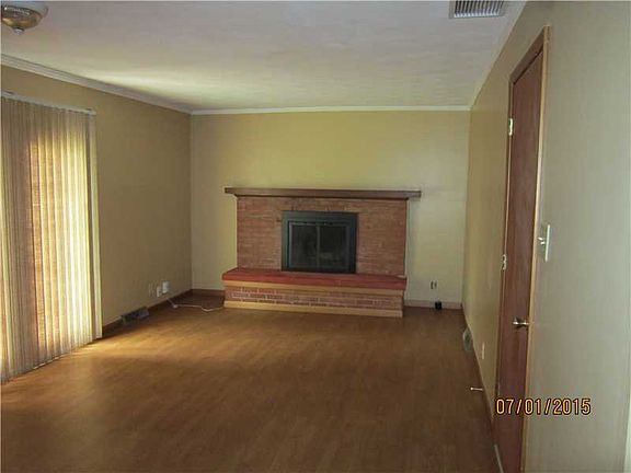 4th image of 11910 E Welland St