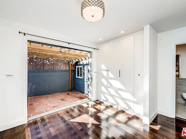 7722 Clinton St — Photo 19