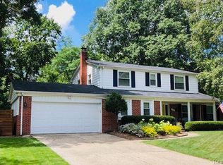 29759 Fox Grove Rd, Farmington Hills, MI 48334