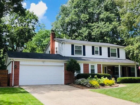 29759 Fox Grove Rd, Farmington Hills, MI 48334