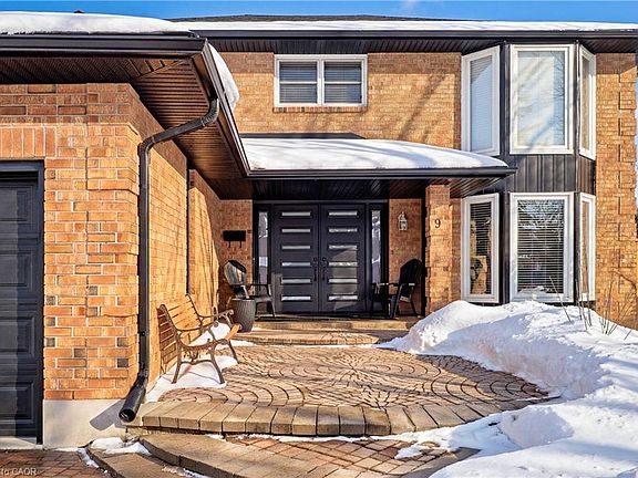 3rd image of 9 Kortright Rd E