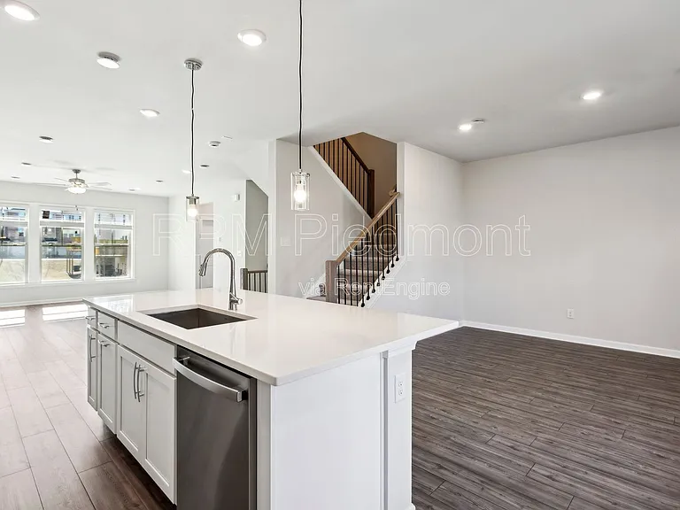 1604 Halbrook Pl SW — Photo 12