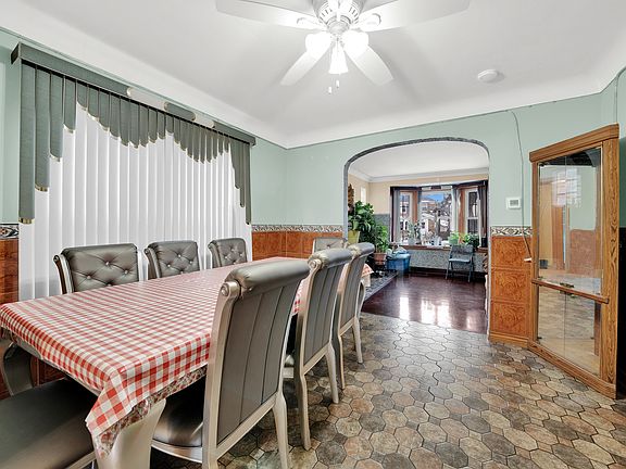 4th image of 3520 Ridgeland Ave