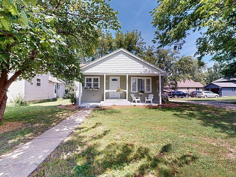 1st image of 820 W 20th St