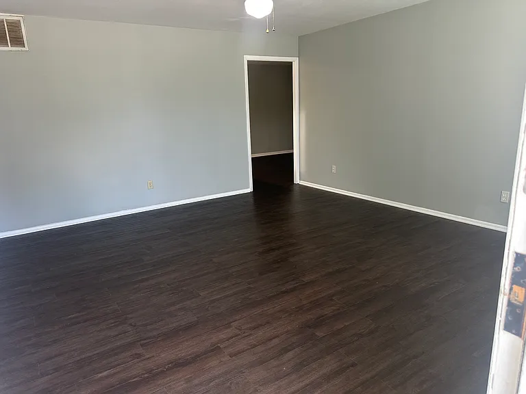 5 Southbrook Cir — Photo 4