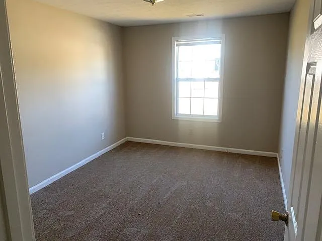 221 Pappy Dr — Photo 9