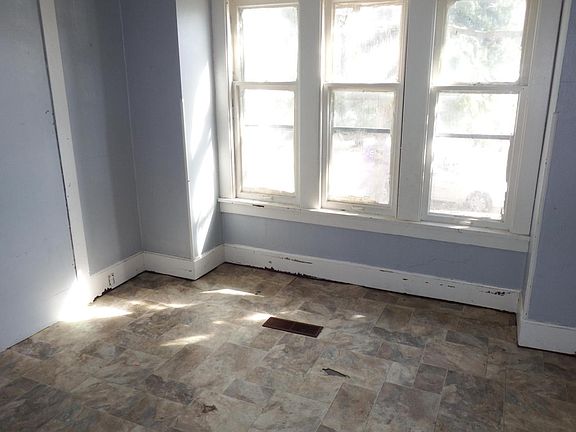 5th image of 3249 North 13th STREET