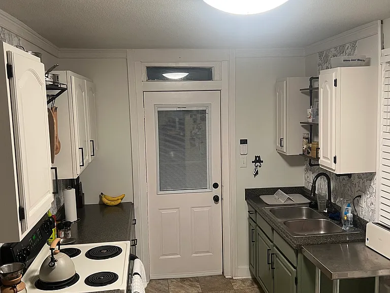 409 N Cherry St — Photo 6