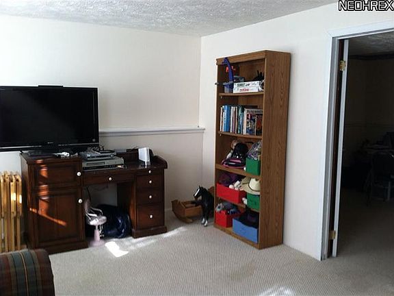 4th image of 1061 Valewood Ct