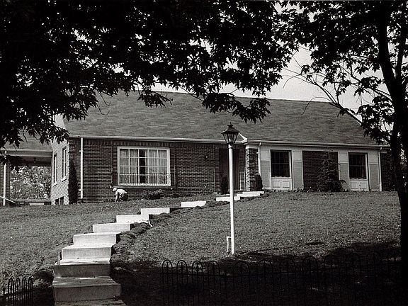 2nd image of 2912 W Maryland St