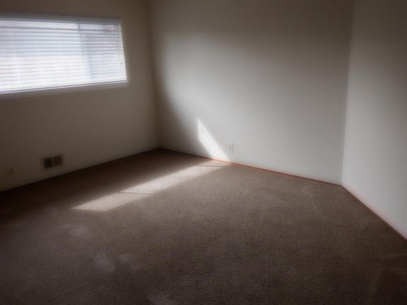4th image of 931 Lawton Ave