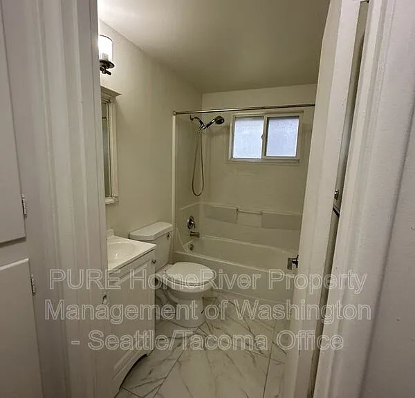 15501 Grant Ave SW #4 — Photo 4