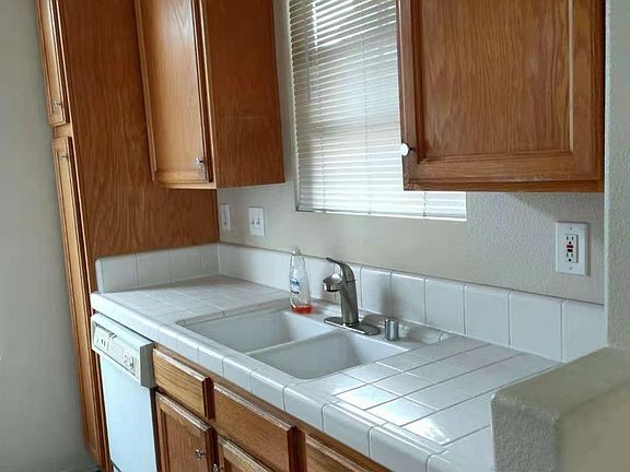 5th image of 8644 New Salem St