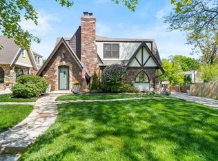 6825 Oak St, Kansas City, MO 64113