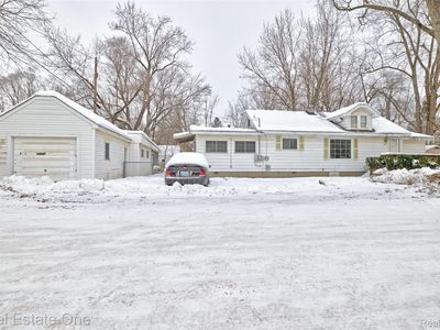 55 Mouton Dr, Lake Orion, MI, 48362
